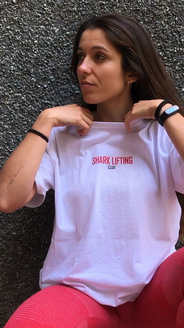 2 - Camiseta Shark Lifting Club #009 blanca (UNISEX)